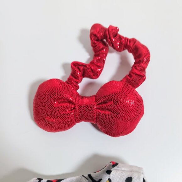 Custom Hello Kitty Dress and Metallic Bow Made to fit Labubu - Picture 3 of 6